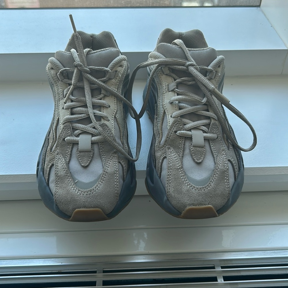 Yeezy size 6 in men’s